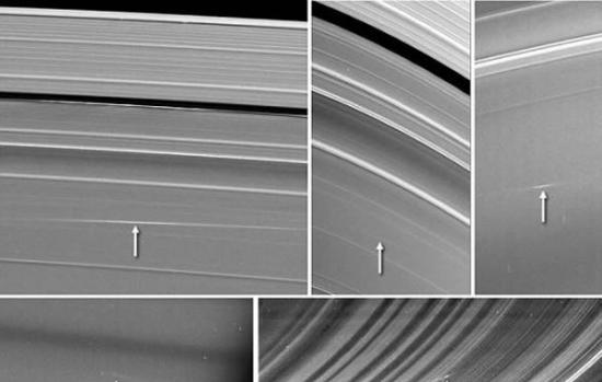 这些箭头指出在流星撞击影响下形成的云。美国宇航局科学家指出，这些天体的直径不等，经测量在一厘米到几米之间。它们连续击打土星时变成碎石流，然后形成云。