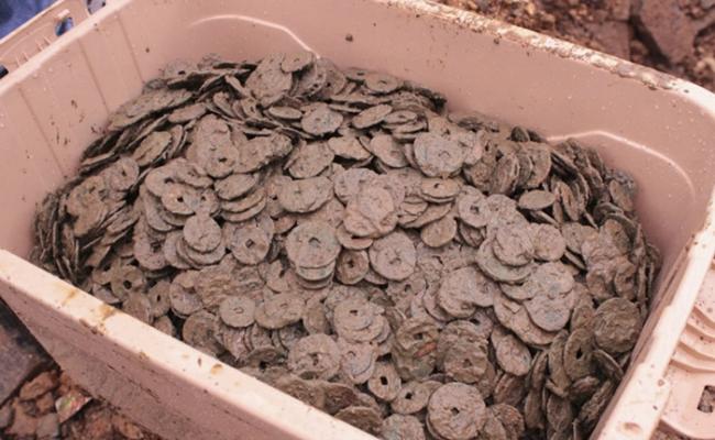 古钱币最早的为南宋时期，距今已有近千年历史。