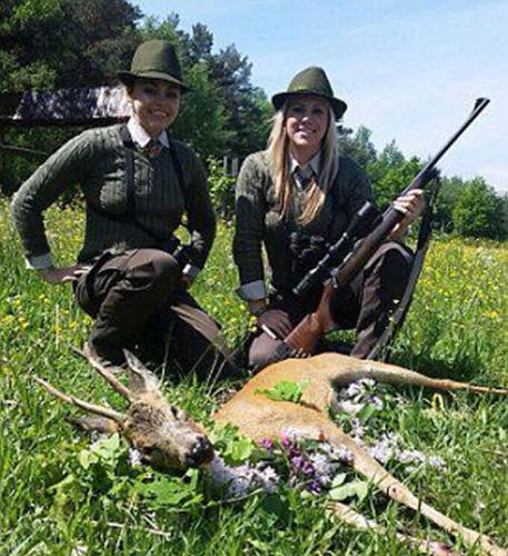 美国女主持人Larysa Switlyk与捷克猎手猎幼鹿遭谴责