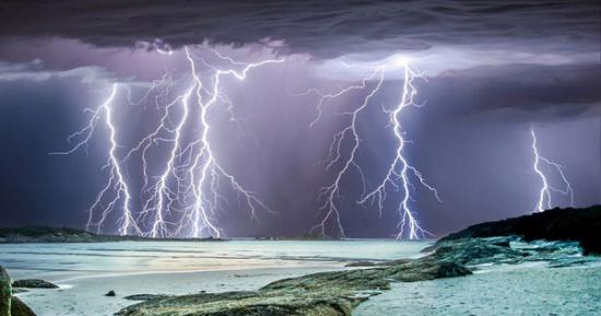 澳大利亚摄影师拍摄的壮观闪电