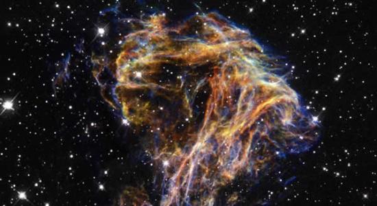 大质量恒星在生命结束时爆发释放出大量的镁元素。
