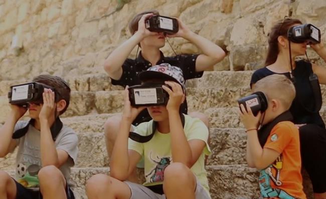 只要戴上VR眼镜，即可一览古耶路撒冷。