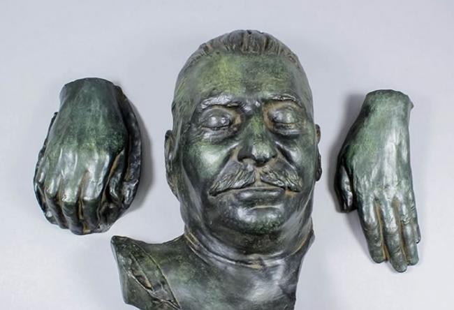 约瑟夫∙斯大林的死亡面具在英国拍卖出售