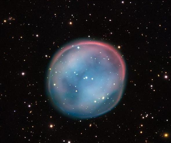 垂死恒星ESO 378-1残骸漂浮太空中犹如水母――南方夜枭星云