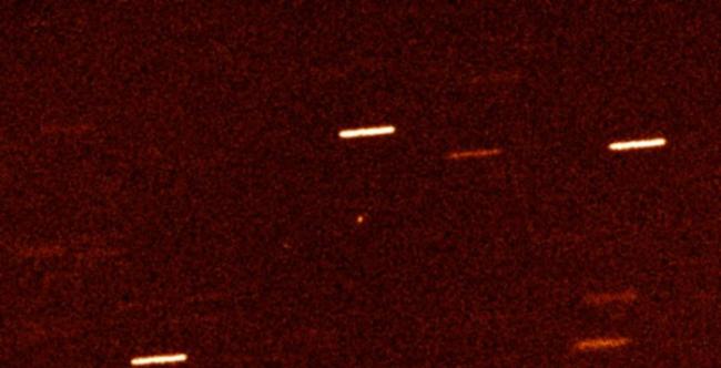 雪茄状“天外来客”飞进太阳系 小行星“Oumuamua”要离开了