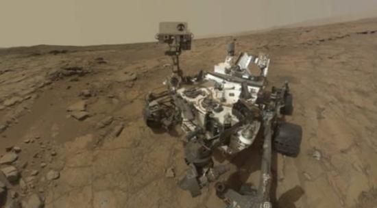 “好奇”号利用一系列激光器和探测器分析火星的成分，但它获得的一些结果令地球上的科学家大失所望