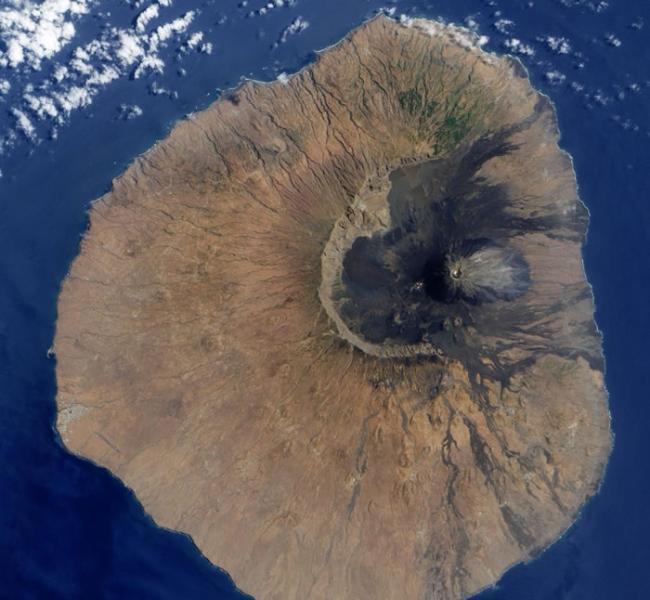 超级海啸：7.3万年前巨大火山崩塌引发地球有史以来最高海浪