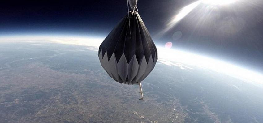 GoPro相机拍摄到死者骨灰在地球上空22860米处散布的情况，便于死者亲属和朋友们观看，这个气象气球返回地球需要几个月的时间。