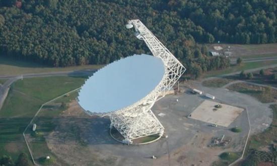 美国绿岸射电望远镜阵列“监听”外星智慧生物发出的无线电信号