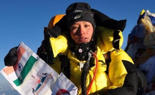 贾姆森帕刷新女性单季登上珠峰顶2次的世界纪录。
