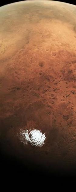 火星快车号探测器最新拍摄的火星南极照片，呈现出一些独特的地质结构。