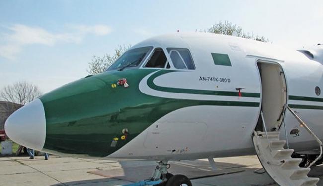 敖德萨机场发现利比亚前领导人穆阿迈尔•卡扎菲的专机：An-74TK-300D飞机