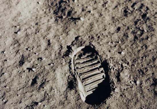 阿波罗11号登陆月球的历史性标记