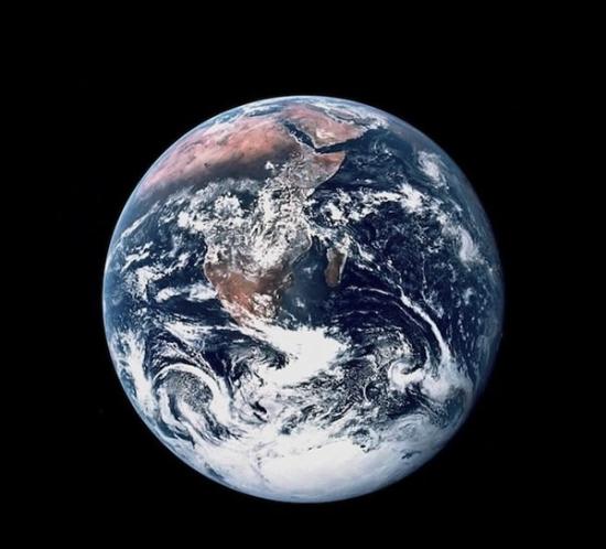 阿波罗17号的宇航员拍摄的蓝色地球