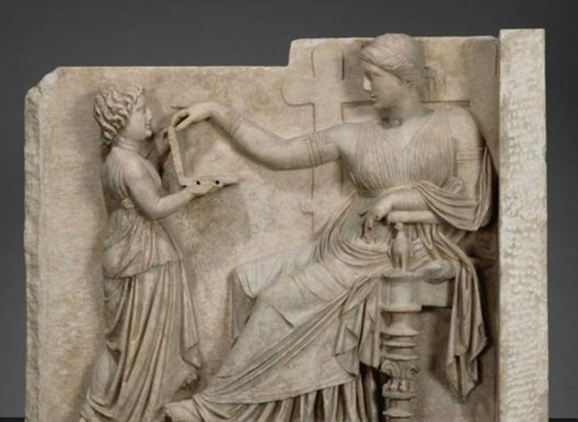 美国加州美术馆公元前100年的古希腊浮雕上发现“手提电脑”？