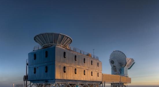 位于南极的BICEP2望远镜