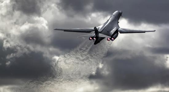 美国B-1超音速可变后掠翼重型长程战略轰炸机