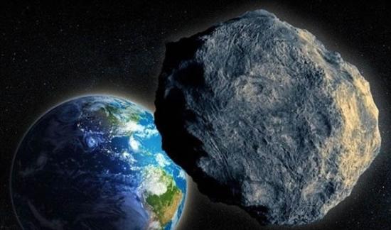 一颗公共汽车大小的小行星与地球擦身而过