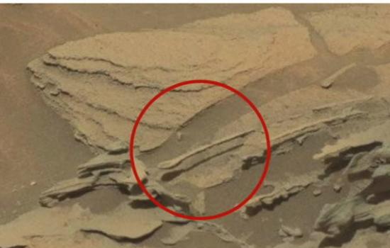 好奇号传回的火星照片中夏普山发现“漂浮的汤匙”