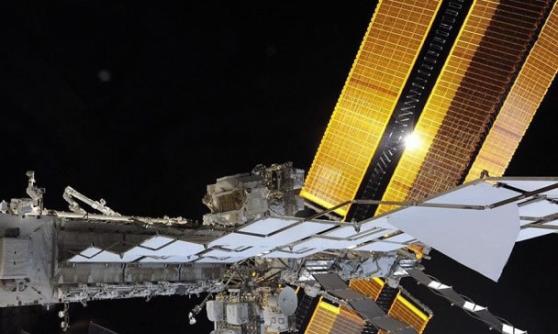 维特斯上载ISS的照片，让大家找找维尔莫在哪里。