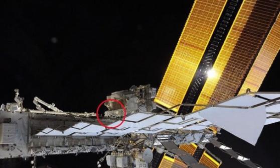 维尔莫（红圈）原来在ISS的右舷