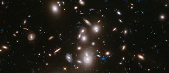 哈勃望远镜拍摄到宇宙大爆炸之后10亿年内的首批天体