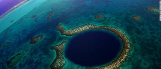 中美洲国家伯利兹著名景点“大蓝洞”或可解开玛雅文明灭亡之谜