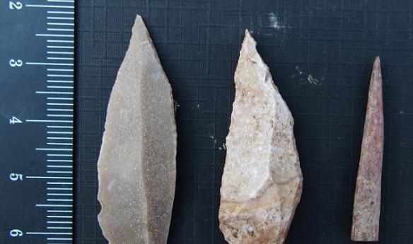 这个石器工具年代大约为4万年至4.5万年
