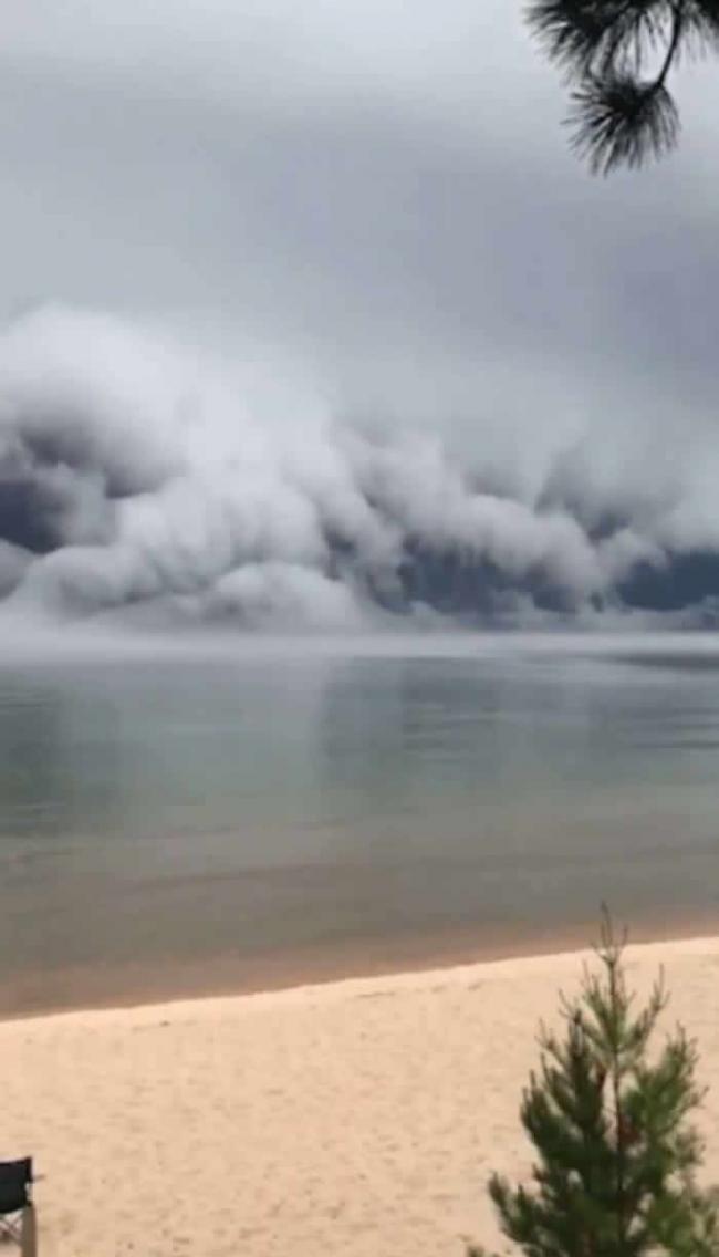 美国密歇根州滩云出现仿如世界末日