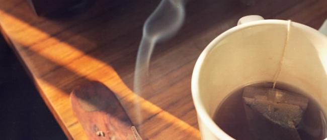 中国科学家发现吸烟喝酒时饮用热茶会提高罹患食道癌的风险