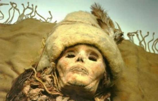 中国新疆3500年前干尸胸部和脖颈处发现世界最古老的奶酪