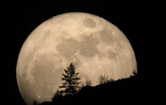 6月23日将上演超级月亮天象