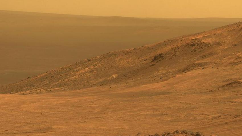 “机遇号”火星探测器拍摄到的火星“Marathon Valley”地区画面
