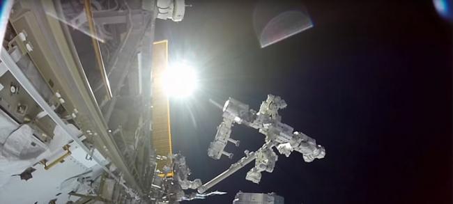 美国太空总署（NASA）公布宇航员执行任务片段 观赏壮观蓝色地球