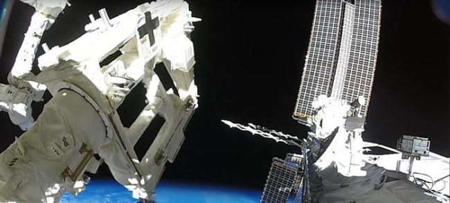 美国太空总署（NASA）公布宇航员执行任务片段 观赏壮观蓝色地球