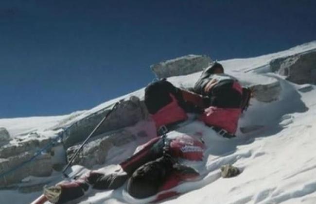 珠穆朗玛峰登山死亡者的干尸变地标 每具背后都有故事