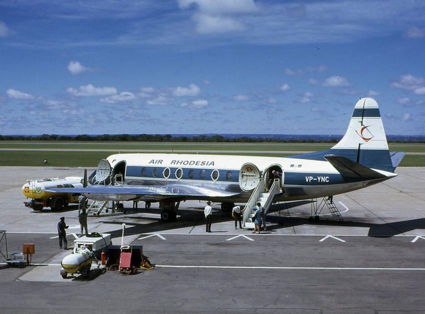 1978年9月3日，卡里巴飞津巴布韦的萨里斯布里，罗德西亚航空RH825被津巴布韦人民革命军ZIPRA的游击队用Strela2型的导弹击中，56个乘客中本来有1