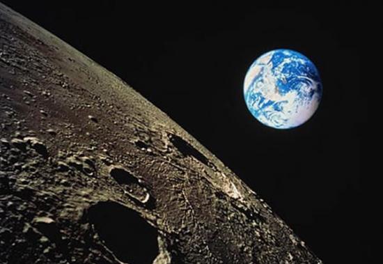 45亿年前地球曾经与一颗名为“忒伊亚”(Theia) 的行星相撞并形成月球