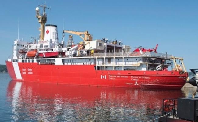 路易士圣罗伦号是加拿大最大型的破冰船。