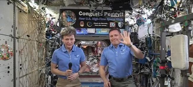 刷新美国太空人在太空停留时间最长纪录 特朗普祝贺女太空人Peggy Whitson