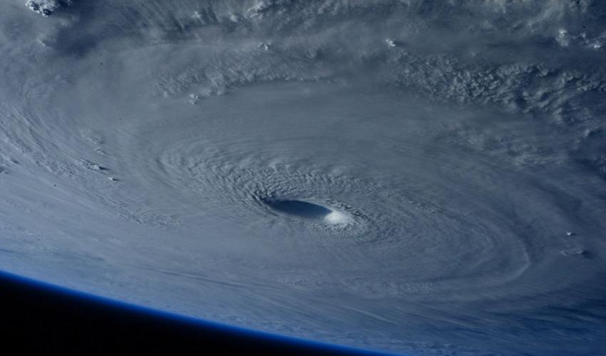 国际空间站宇航员Samantha Cristoforetti拍到超强台风“美莎克”