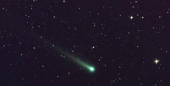 拍摄于2013年11月27日ISON彗星，曝光5分钟