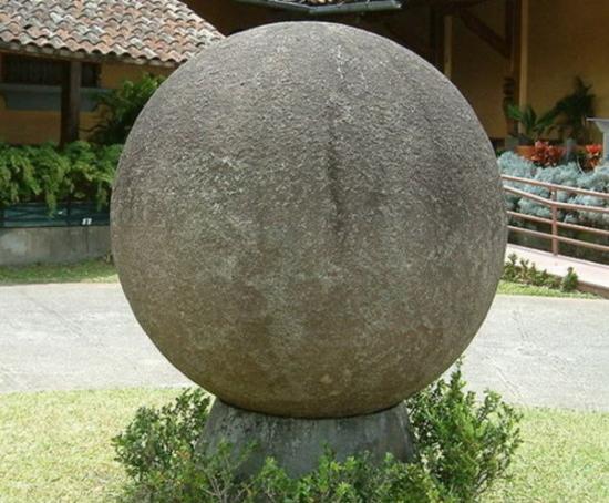 哥斯达黎加巨球