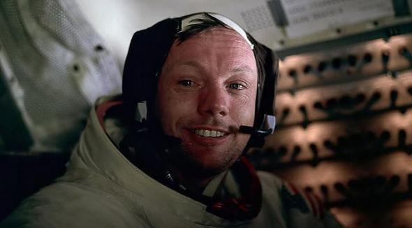 登月即将结束时，同组宇航员拍摄的阿姆斯特朗照片