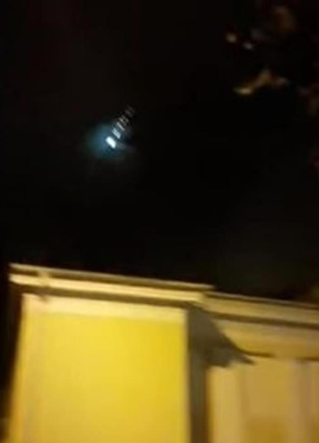 俄罗斯学者：一颗火流星在索契地区上空爆炸燃烧