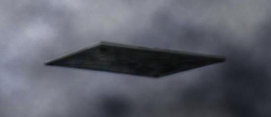 美国德州上空的矩形UFO想象图