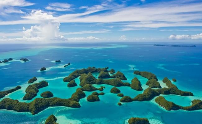 帕劳位处西太平洋，岛屿美景吸引很多游客。