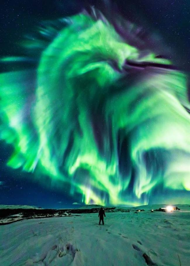 澳洲华裔张静怡在冰岛拍下震撼“巨龙”极光照获NASA分享