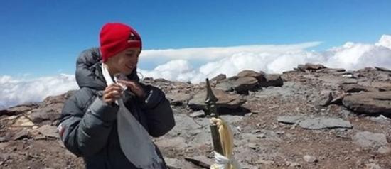 美国9岁男孩成功登上西半球最高峰阿空加瓜山