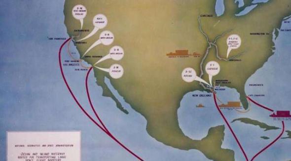 土星五号的大型分段需要驳船运输，绕过巴拿马运河抵达东海岸的发射场